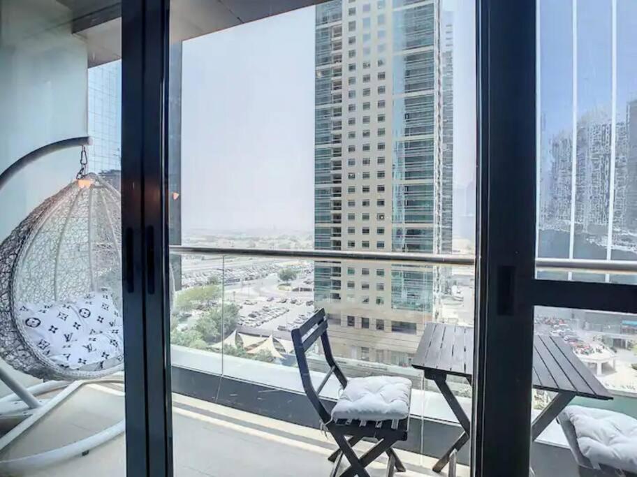 Luxury Modern Studio In Jlt With Amazing View & Rooftop Pool - Sleeps 3 Dubai Exterior photo